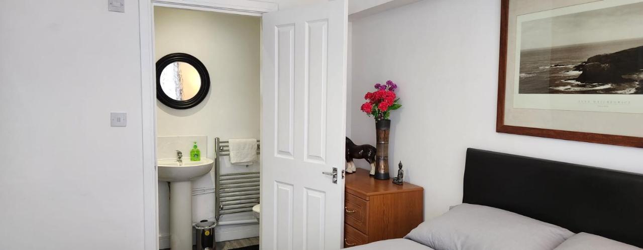 White House Ensuite Double Bedroom Warrington  Exterior foto