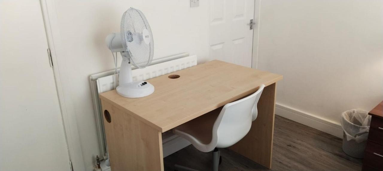 White House Ensuite Double Bedroom Warrington  Exterior foto