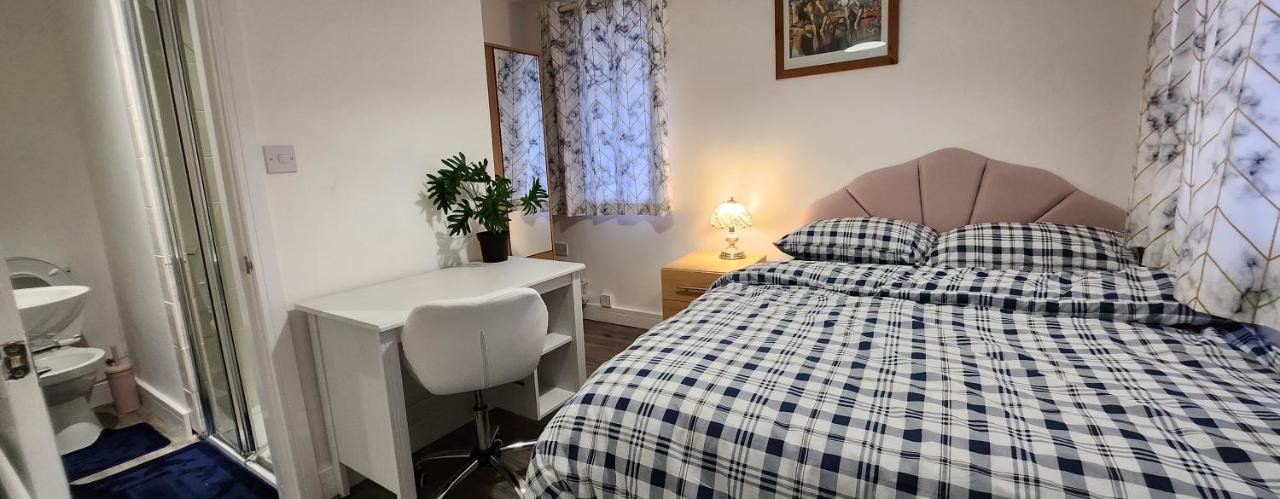 White House Ensuite Double Bedroom Warrington  Exterior foto