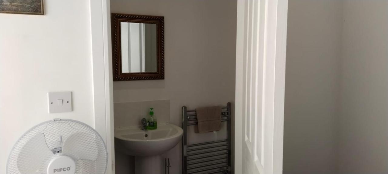 White House Ensuite Double Bedroom Warrington  Exterior foto