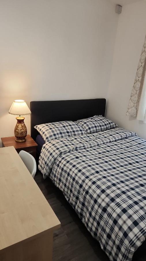 White House Ensuite Double Bedroom Warrington  Exterior foto